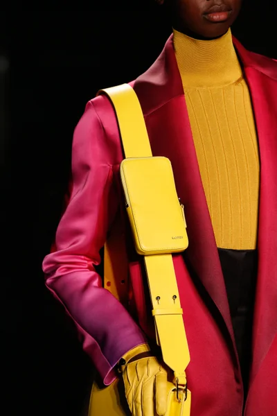 Look 25
